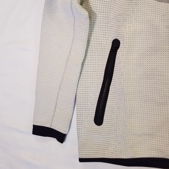 Nike tech sweatshirt - Picture 3 of 6